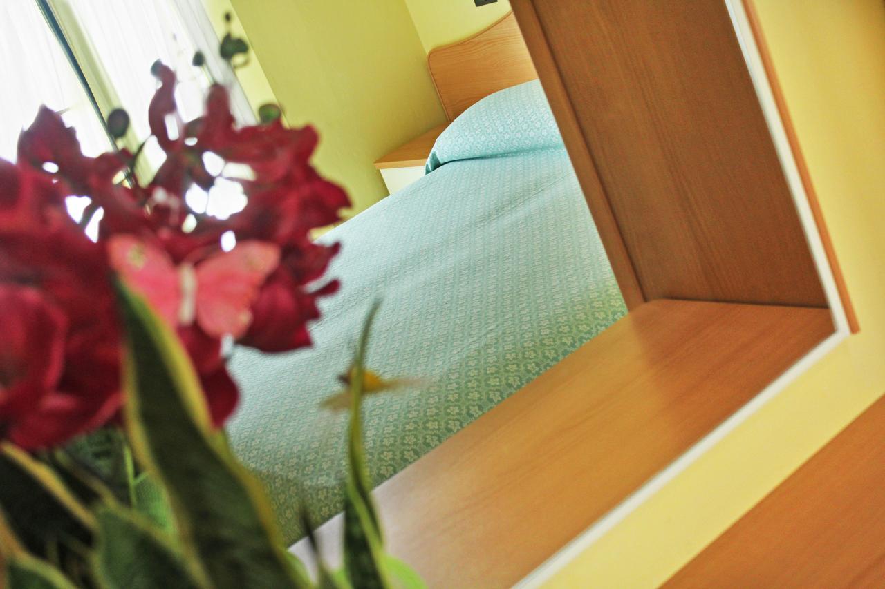 Hotel Villa Aurora Bellaria-Igea Marina Buitenkant foto