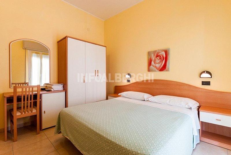 Hotel Villa Aurora Bellaria-Igea Marina Buitenkant foto