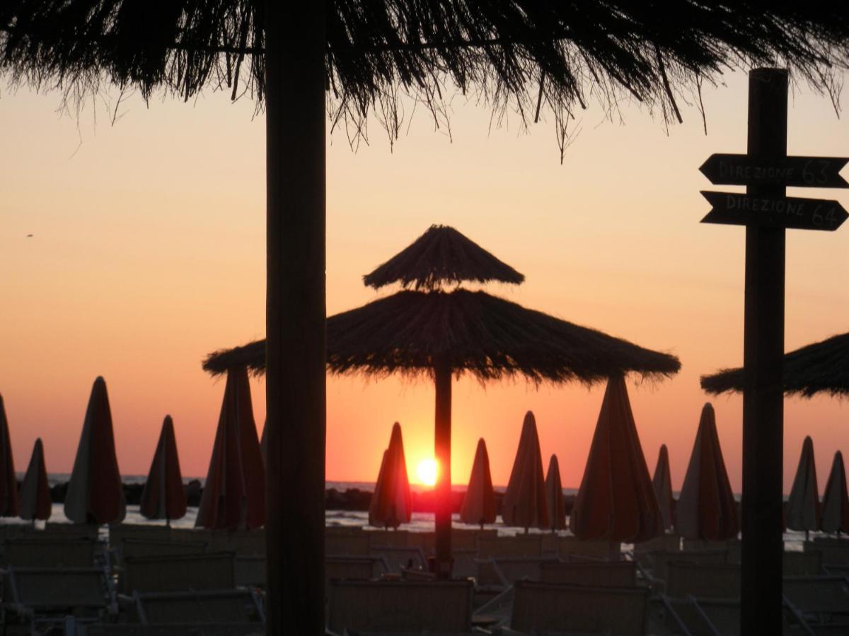 Hotel Villa Aurora Bellaria-Igea Marina Buitenkant foto